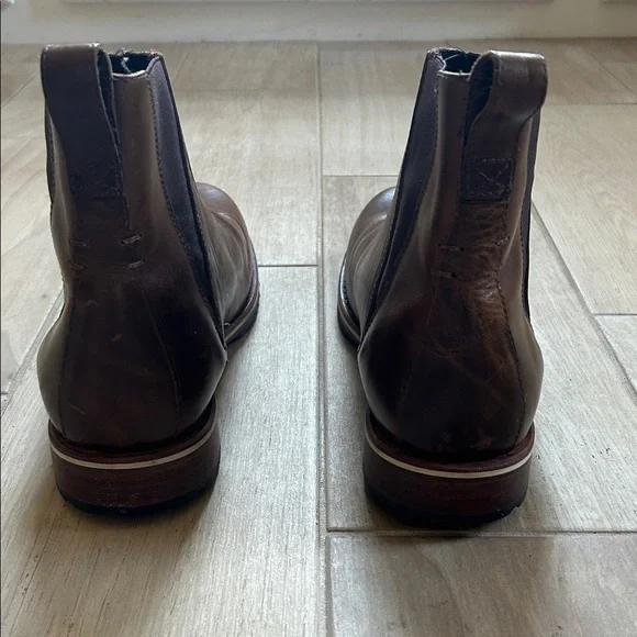 Men's Classic Brown Leather Chelsea Boots - Picture 3 of 6